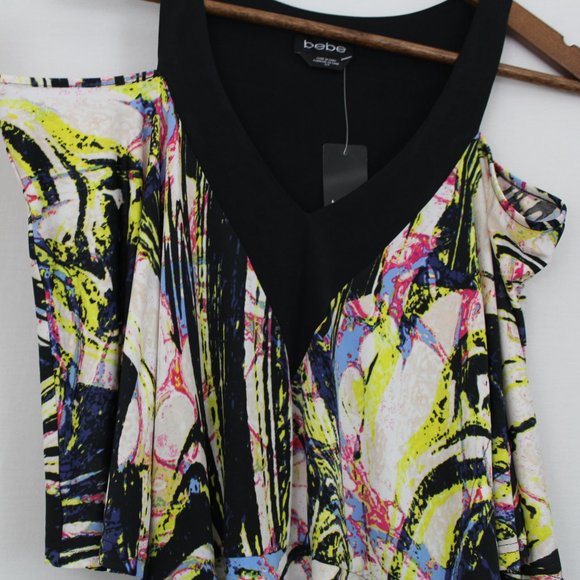 ⬇️$15 Bebe Black & White Cold Shoulder V-Neck Top - Picture 7 of 16